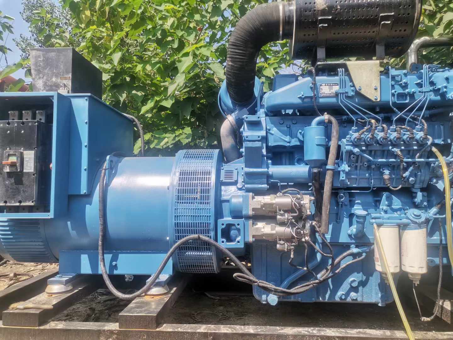 离石详细说明降低 800kW 柴油发电机输出电流波动的方法
