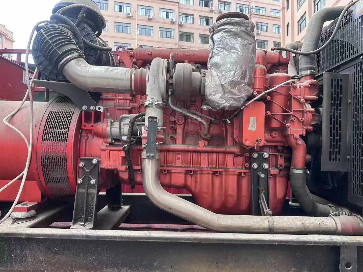 离石如何选择适合 600kW 柴油发电机组的过载保护器？
